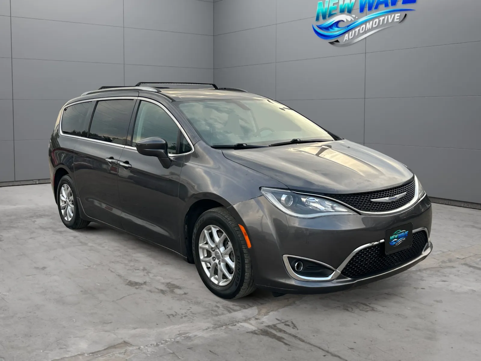 Chrysler Pacifica photo 7