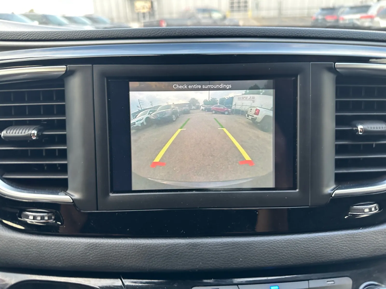 Chrysler Pacifica photo 20