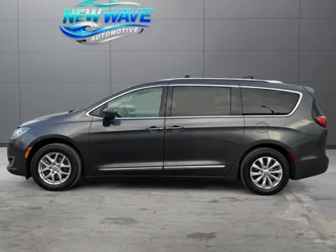 Photos of 2020 Chrysler Pacifica Touring L for sale in Denver, CO at New Wave Automotive