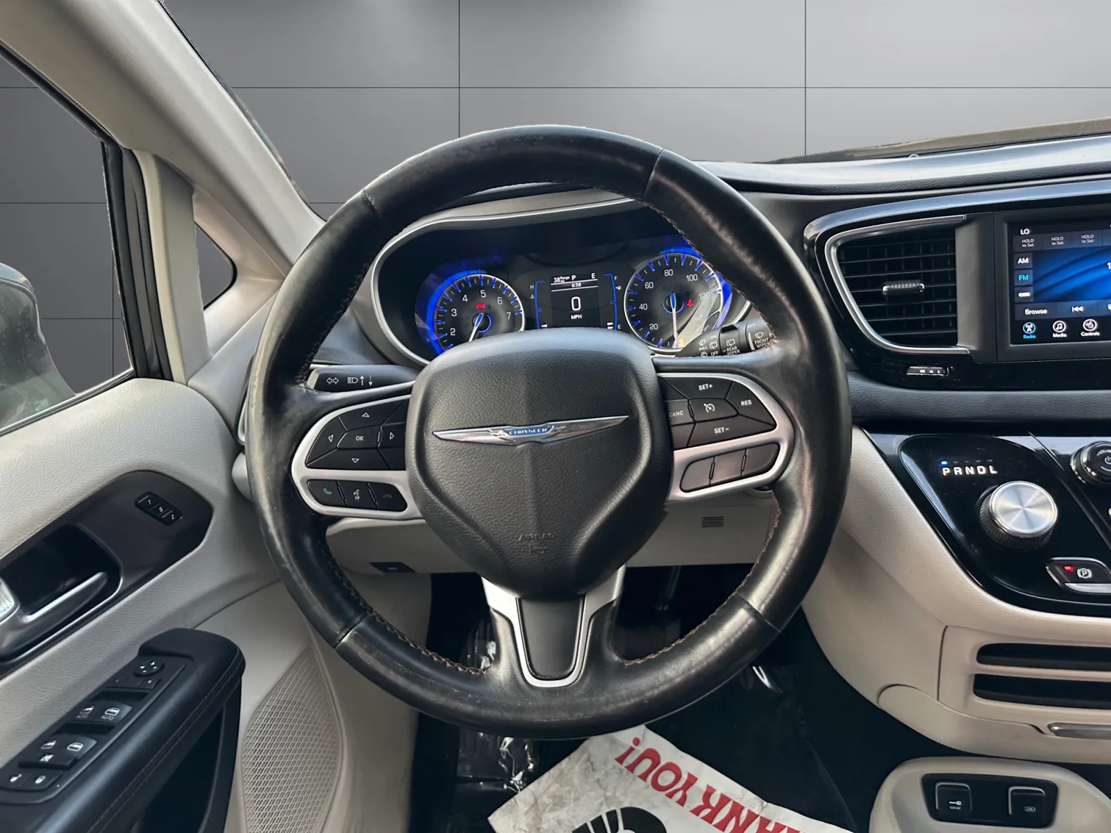 Chrysler Pacifica photo 13