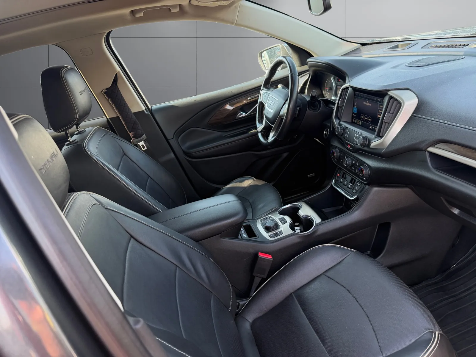GMC Terrain photo 17