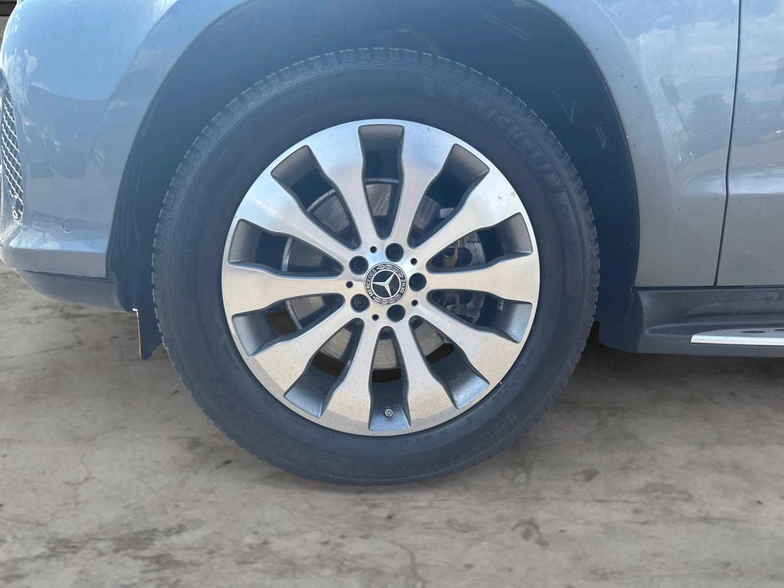 Mercedes-Benz GLS 450 photo 9