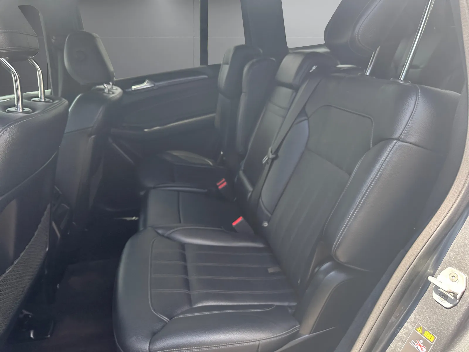 Mercedes-Benz GLS 450 photo 16
