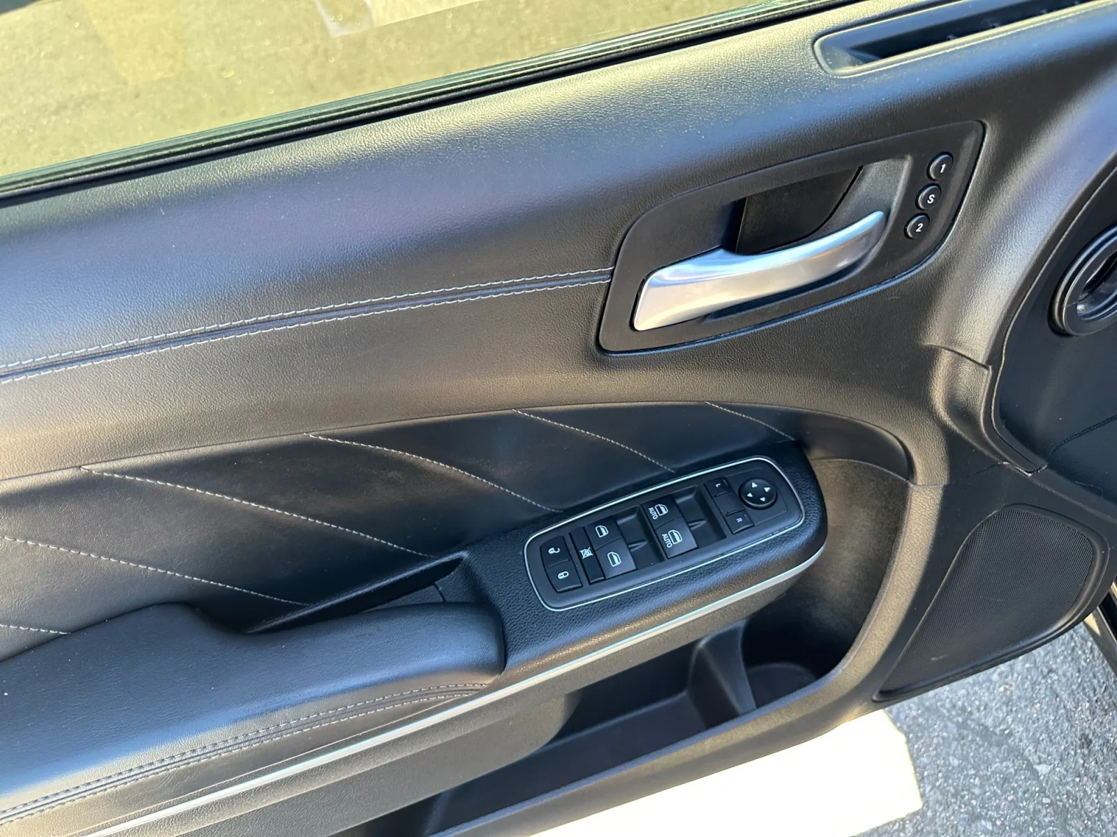 Dodge Charger photo 11