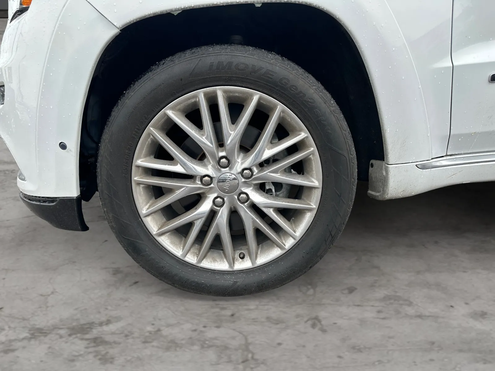 Jeep Grand Cherokee photo 9