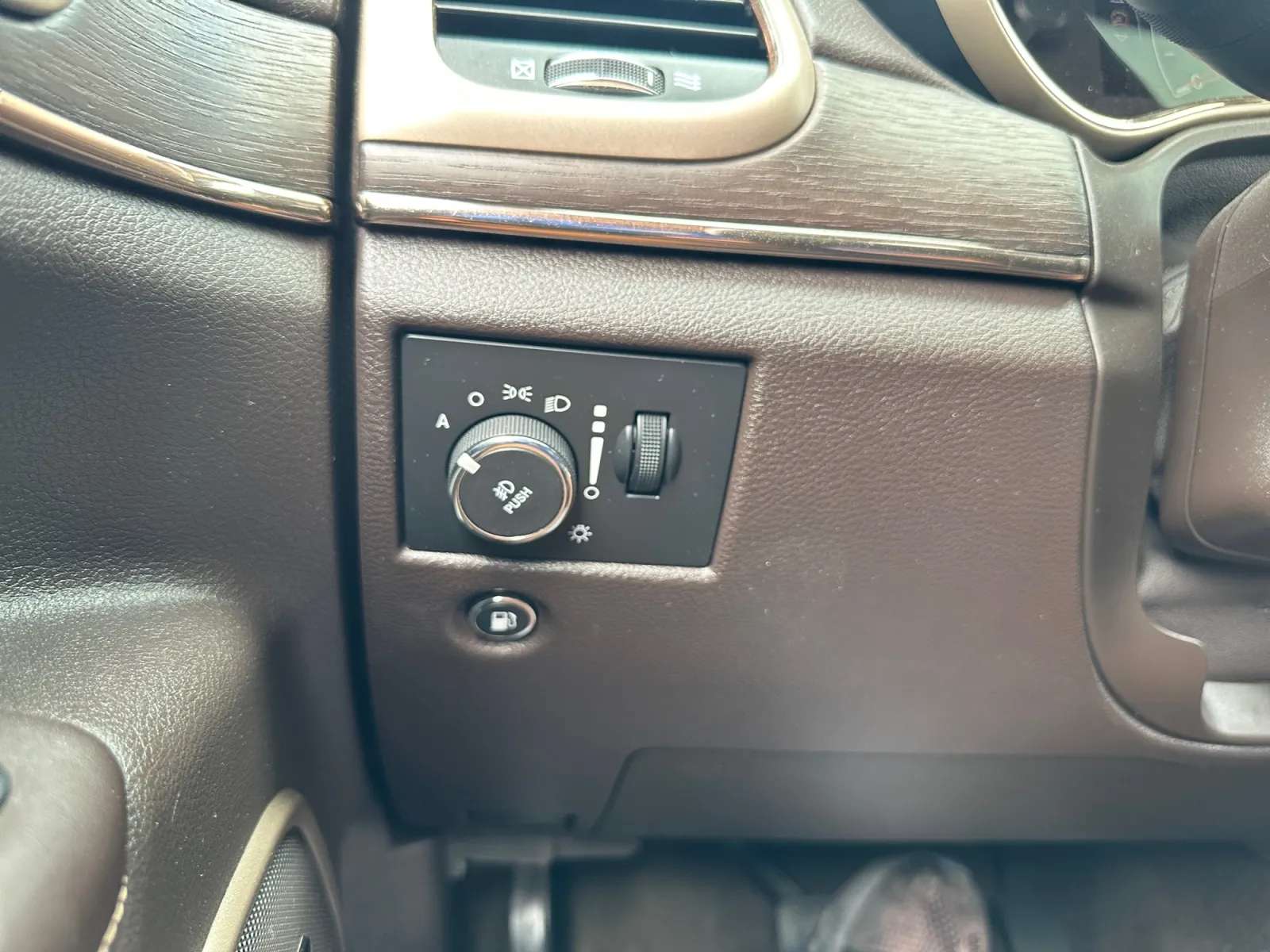 Jeep Grand Cherokee photo 24