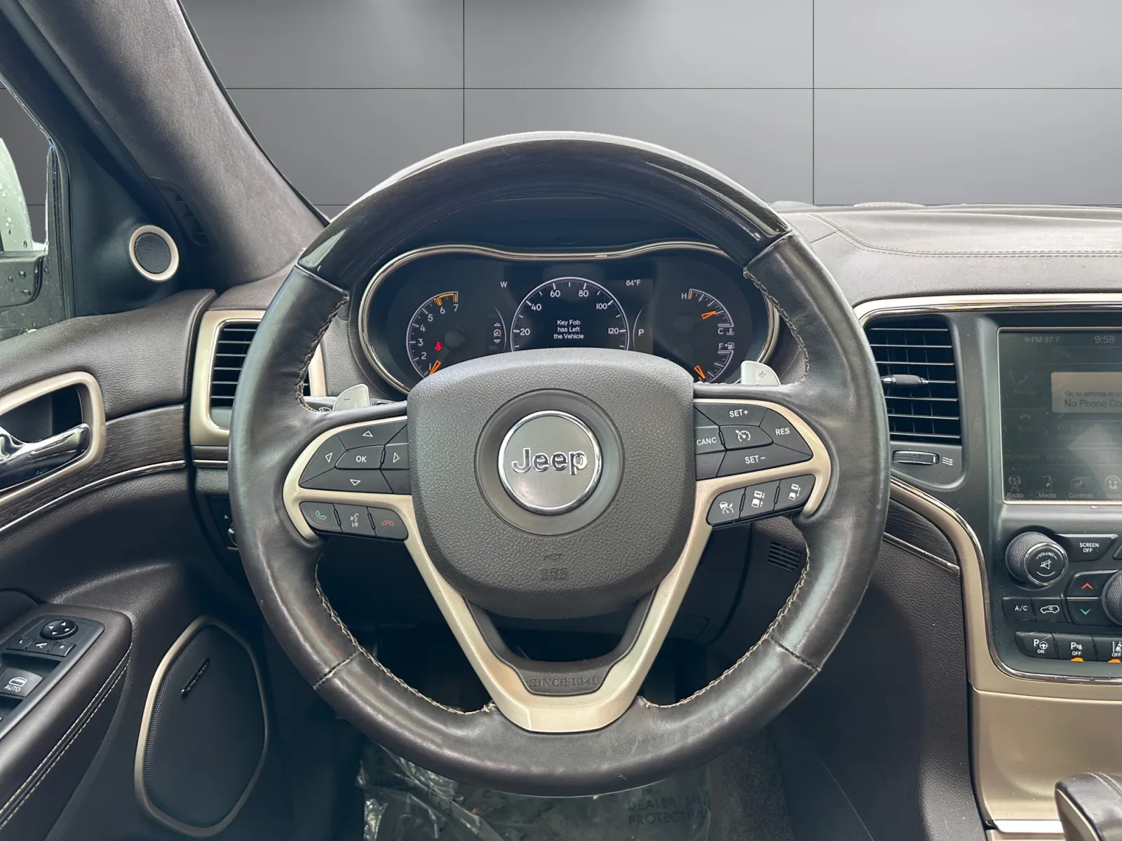 Jeep Grand Cherokee photo 13
