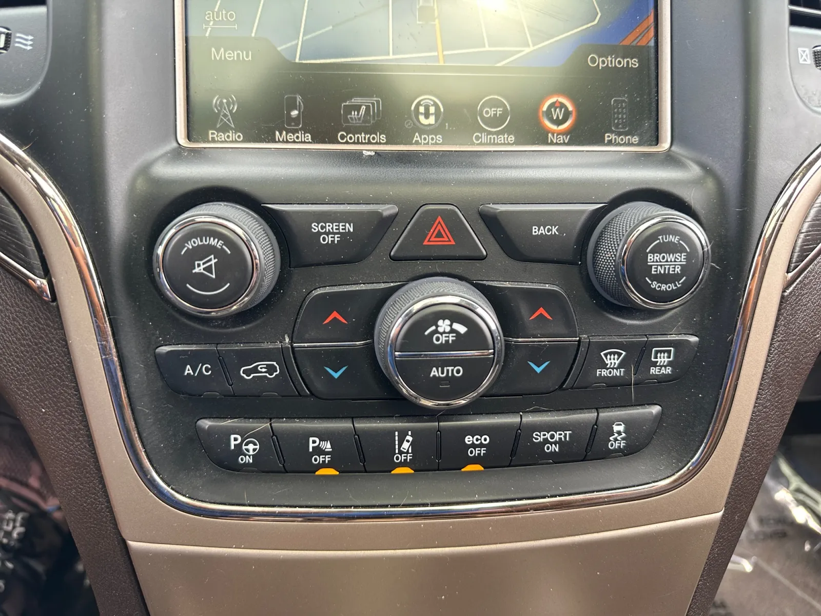 Jeep Grand Cherokee photo 22