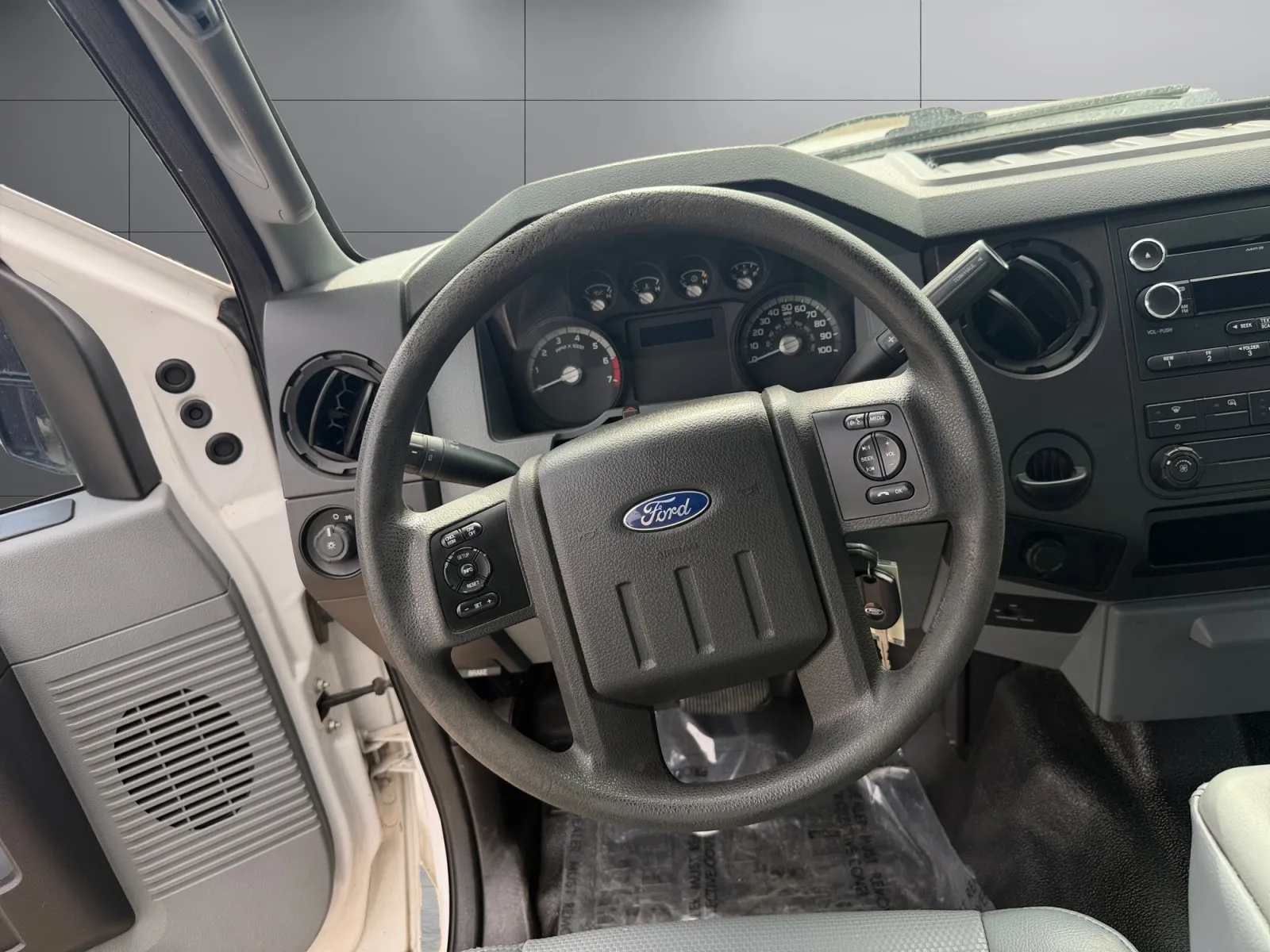 Ford F-350 photo 13