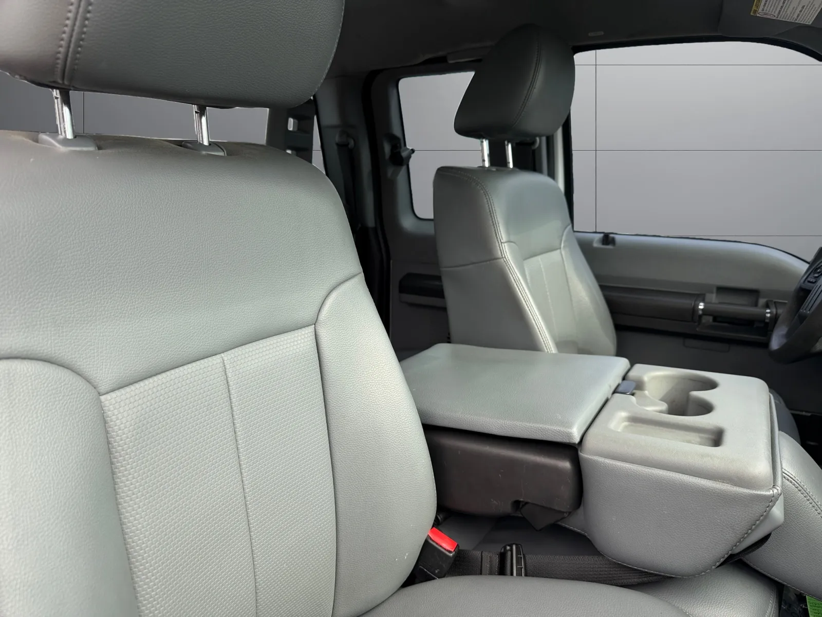 Ford F-350 photo 18