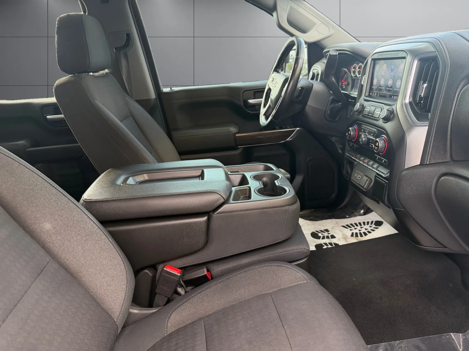 Chevrolet Silverado photo 17