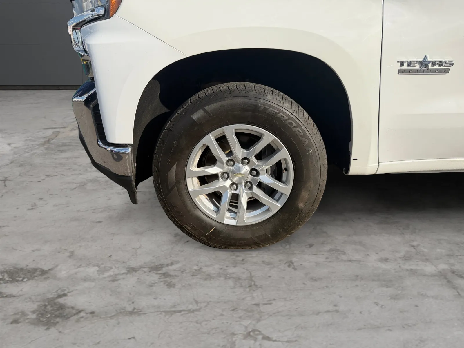 Chevrolet Silverado photo 9