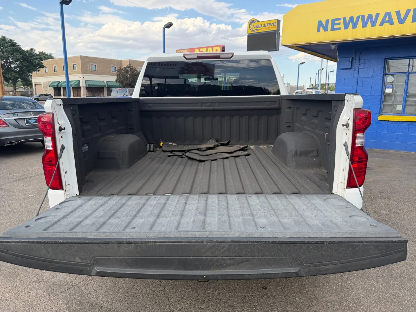 Chevrolet Silverado photo 19