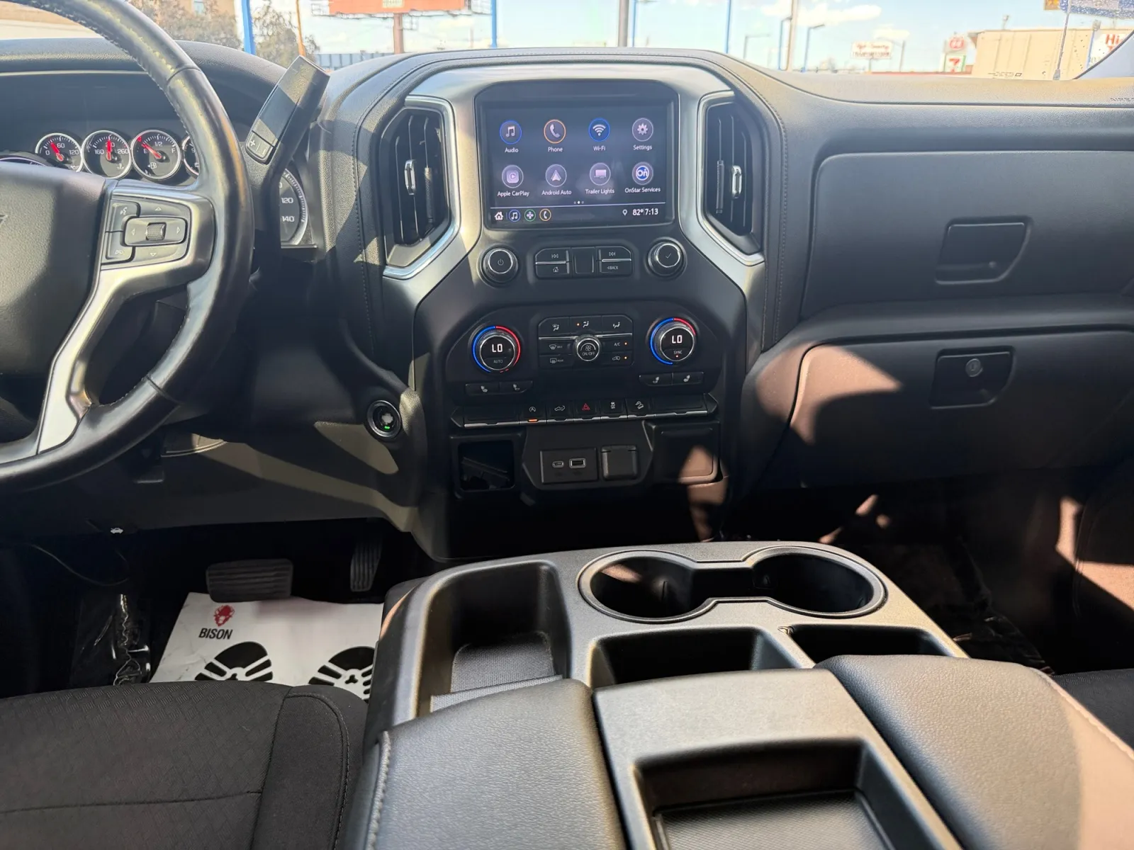 Chevrolet Silverado photo 15