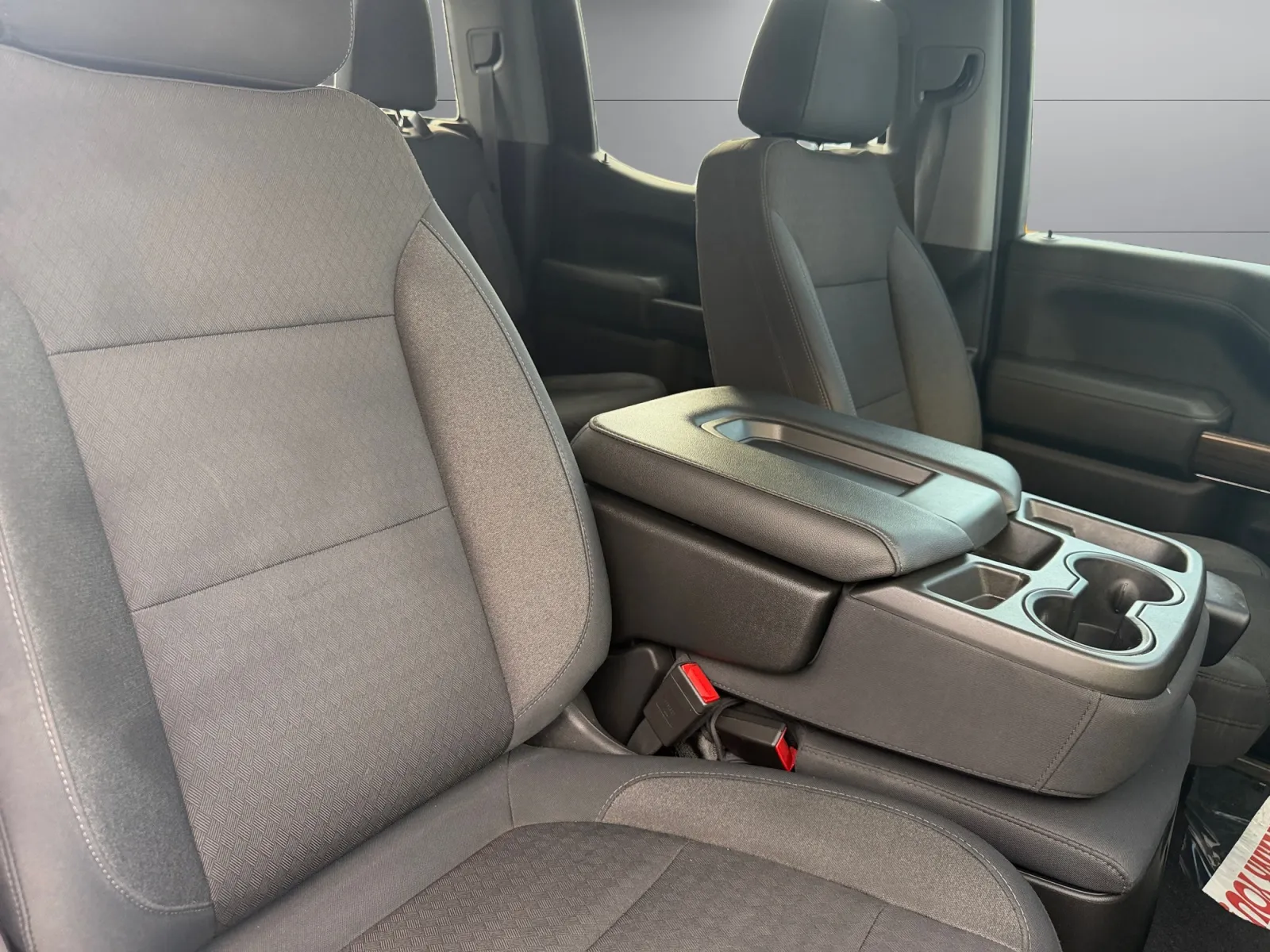 Chevrolet Silverado photo 18