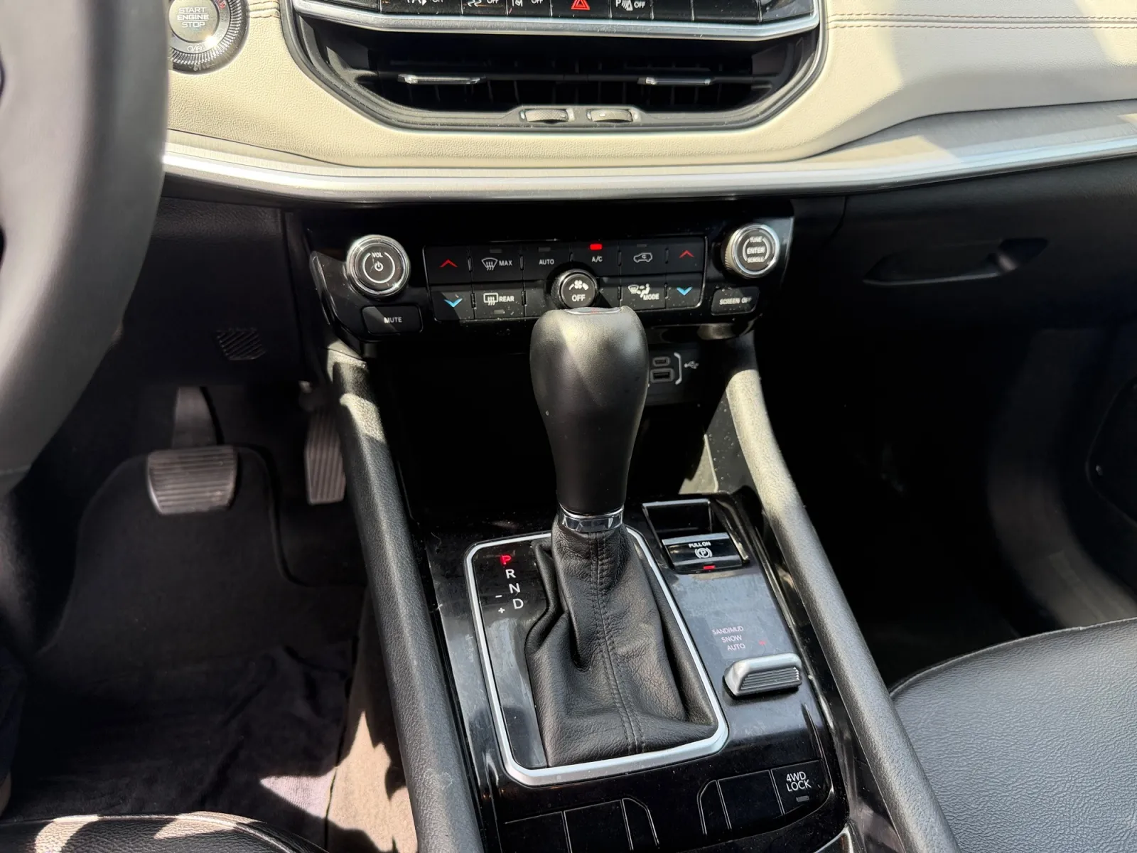 Jeep Compass photo 15