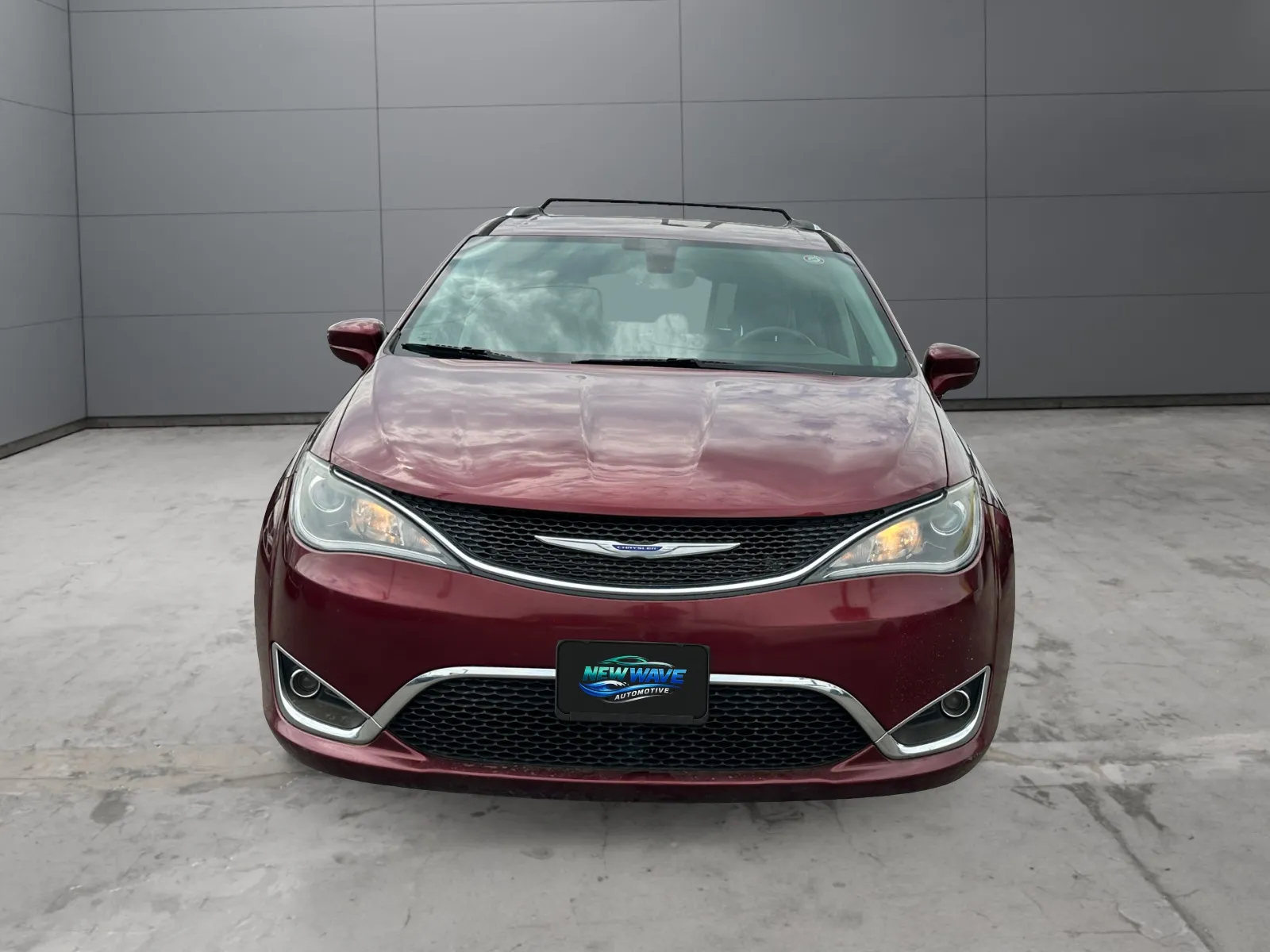 Chrysler Pacifica photo 8