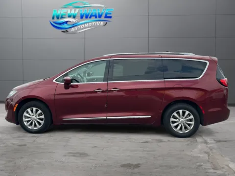 Photos of 2019 Chrysler Pacifica Touring L for sale in Denver, CO at New Wave Automotive