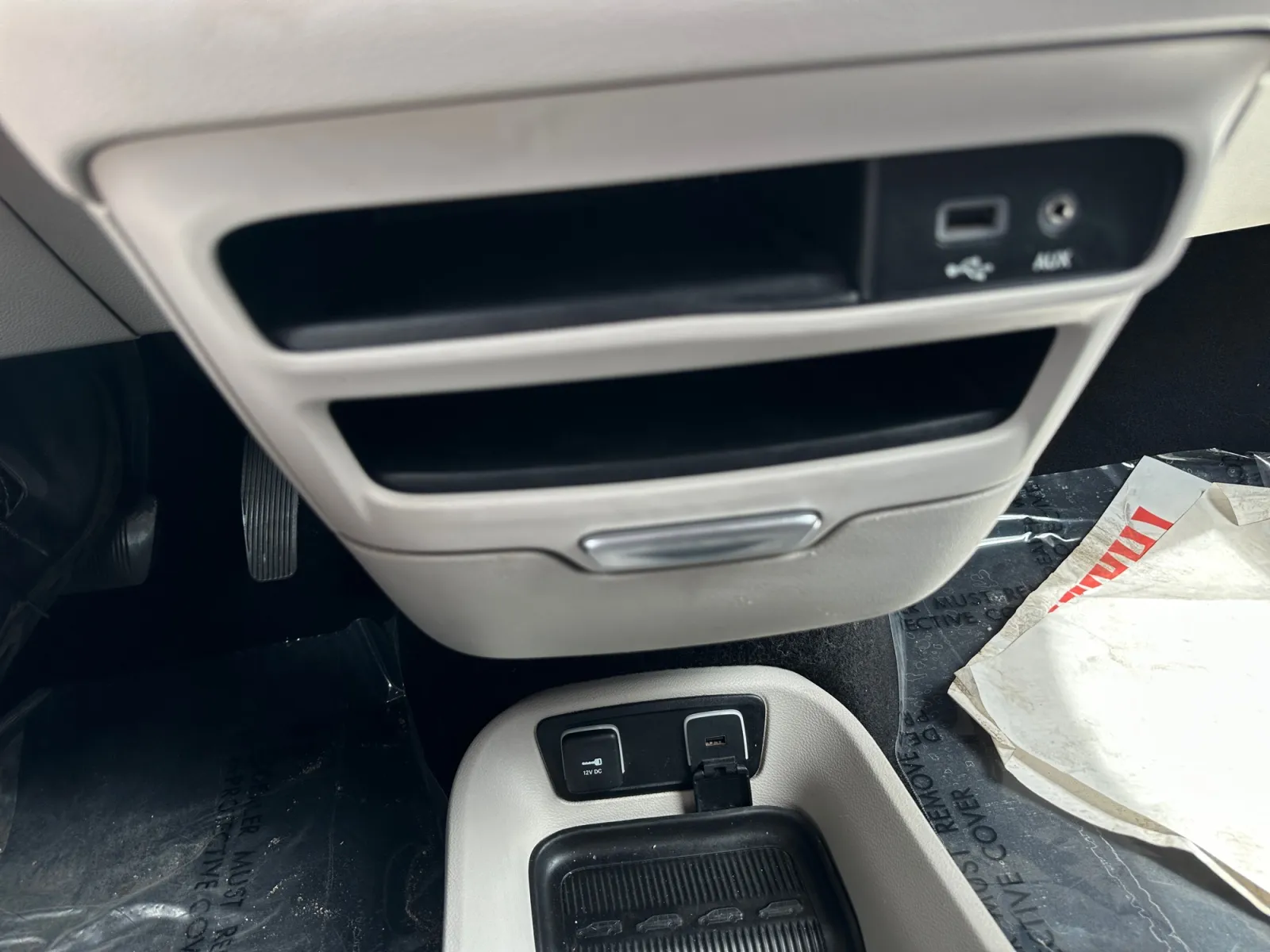 Chrysler Pacifica photo 23