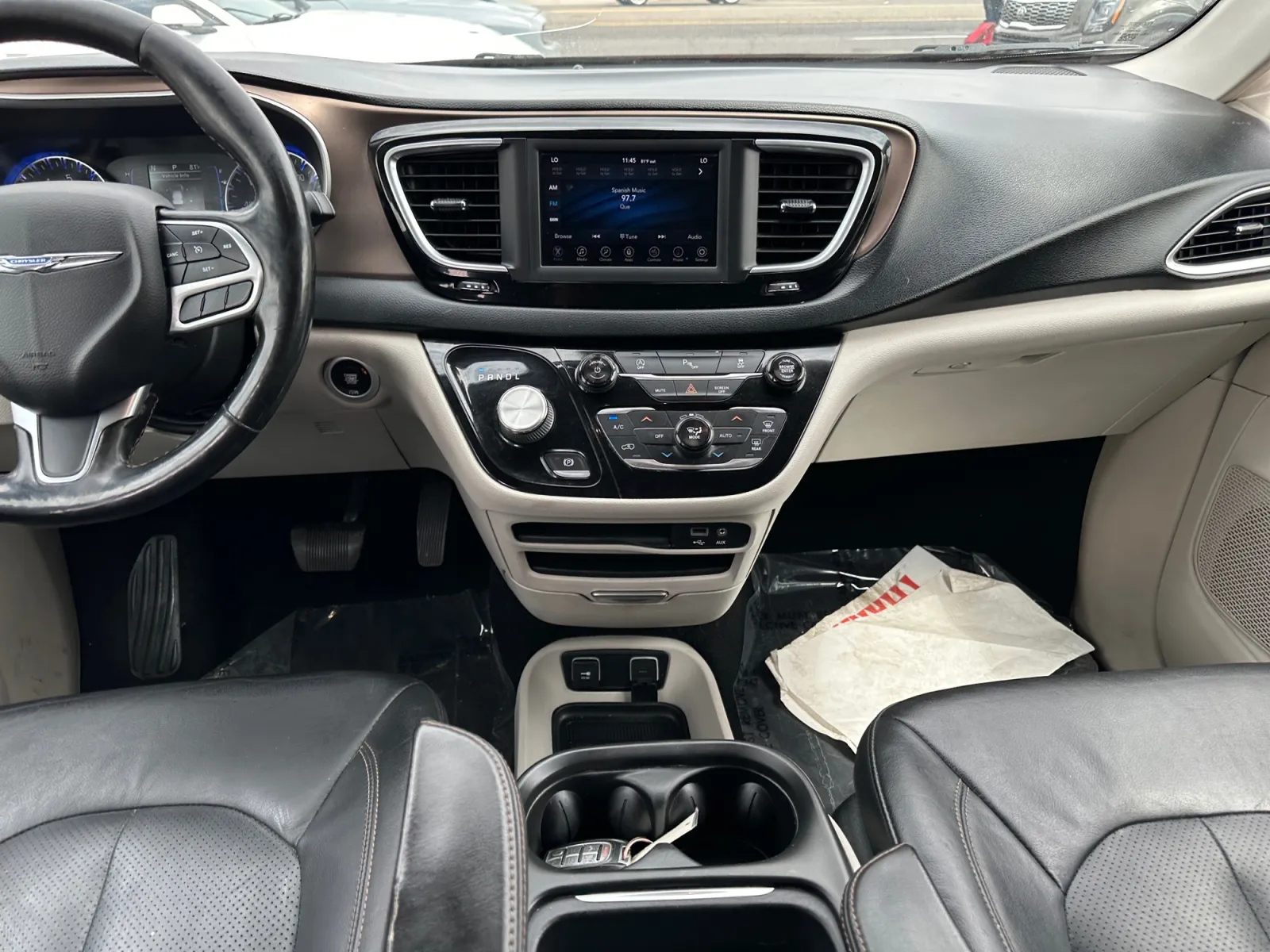Chrysler Pacifica photo 15
