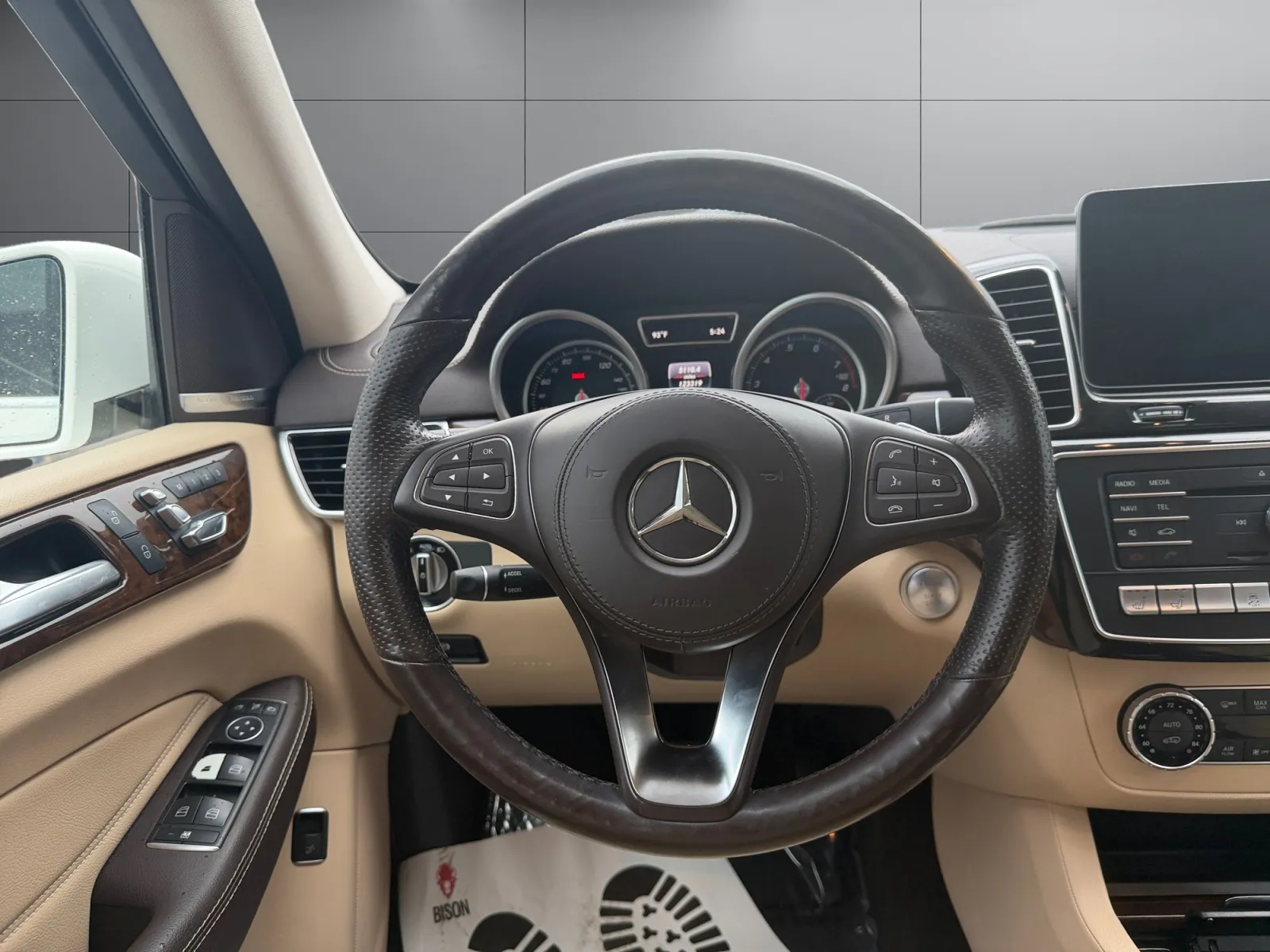 Mercedes-Benz GLS 450 photo 13