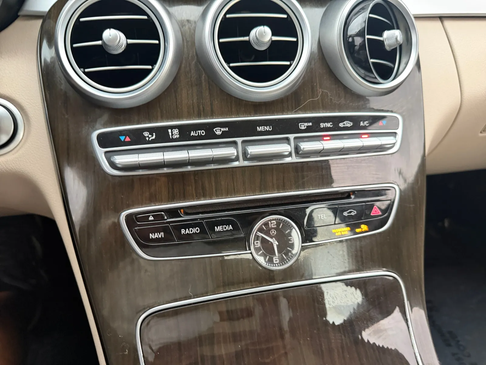 Mercedes-Benz C300 photo 23
