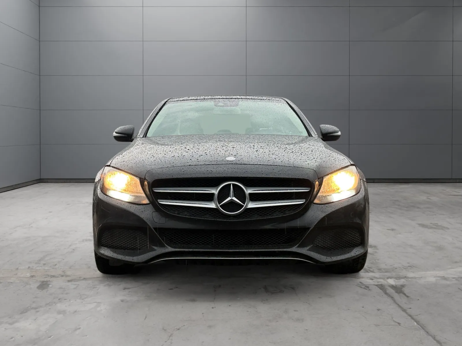 Mercedes-Benz C300 photo 8