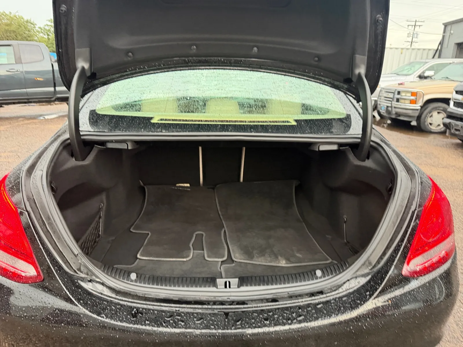Mercedes-Benz C300 photo 19