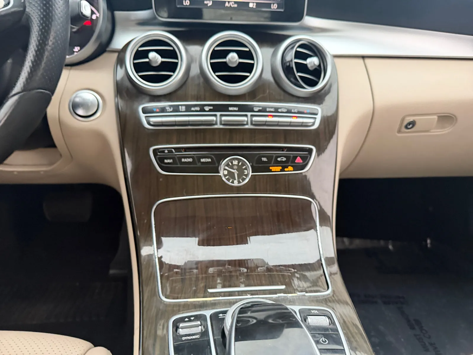 Mercedes-Benz C300 photo 15