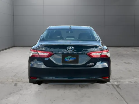 More photos of 2020 Toyota Camry Hybrid XLE at New Wave Automotive, CO