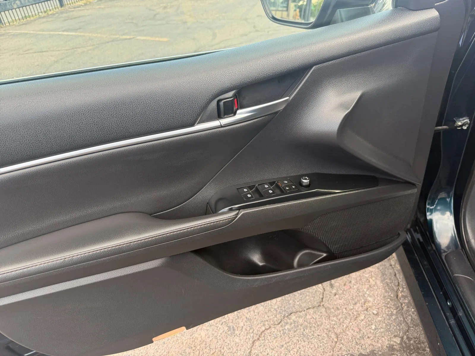 Toyota Camry photo 11