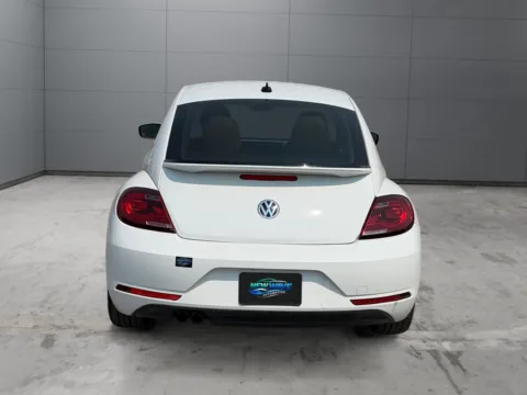 More photos of 2017 Volkswagen Beetle 1.8T Classic at New Wave Automotive, CO