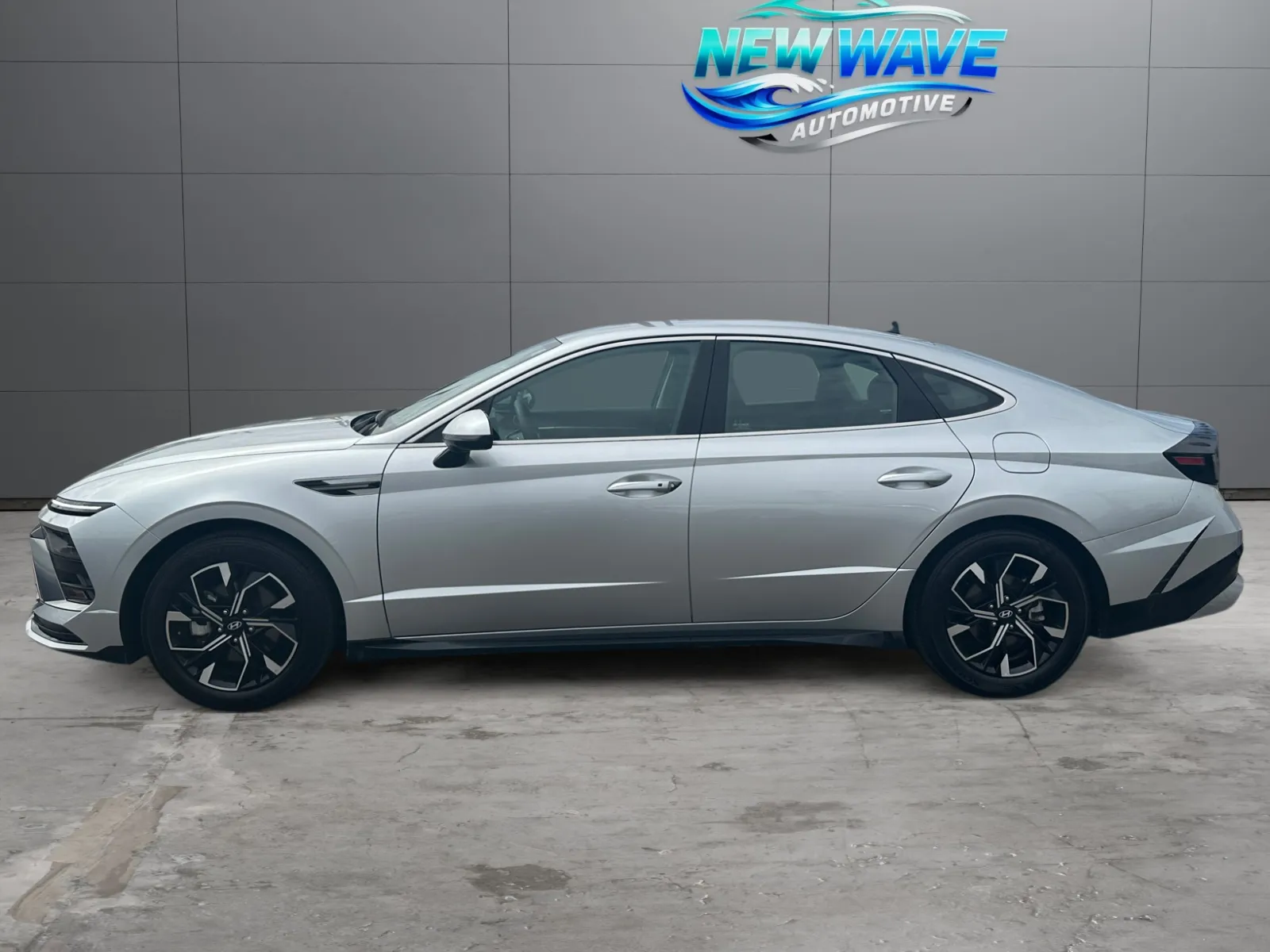 Hyundai Sonata photo 2