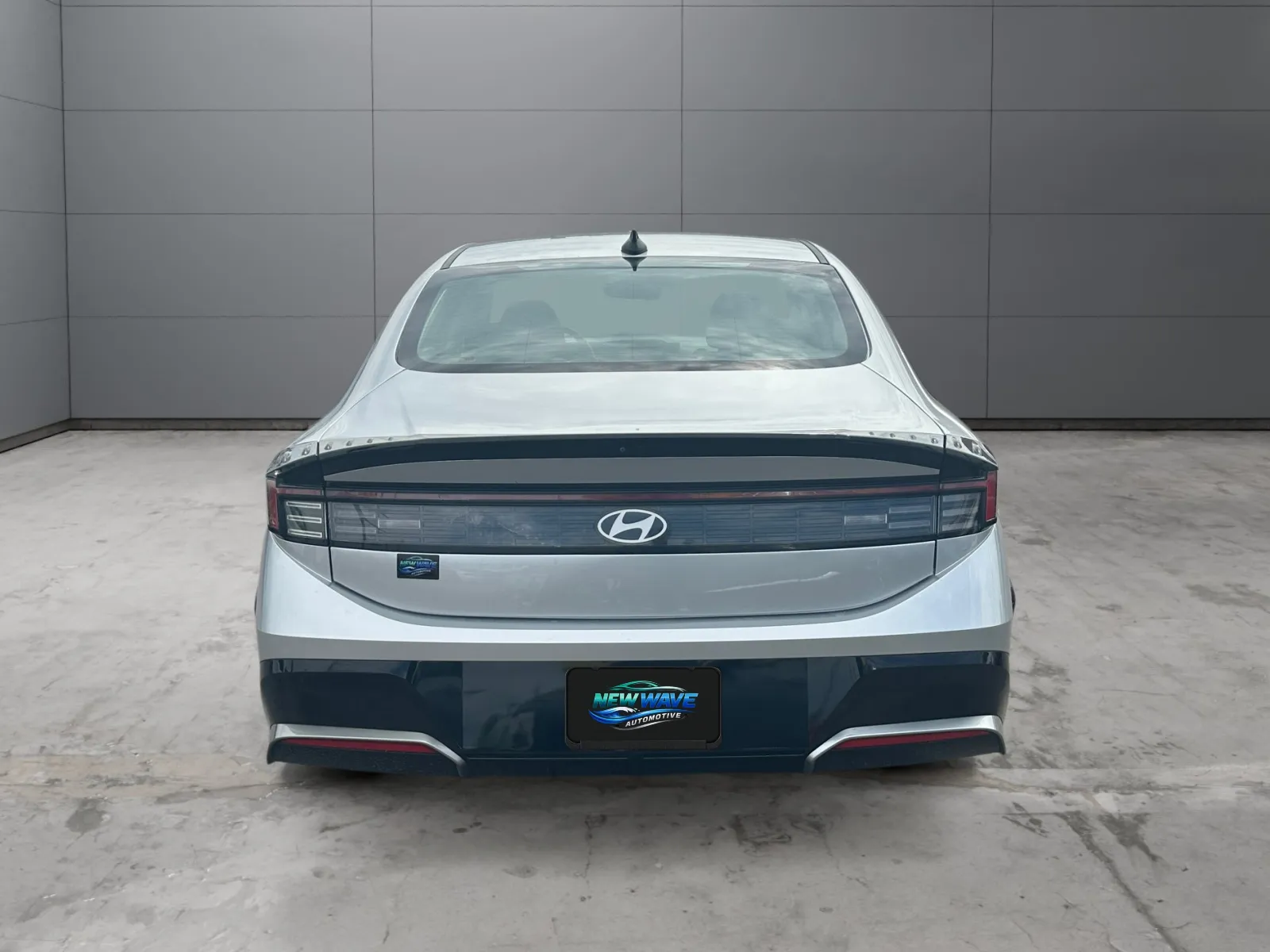 Hyundai Sonata photo 4