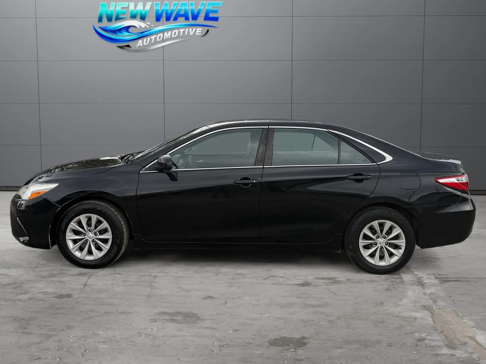 Toyota Camry photo 2