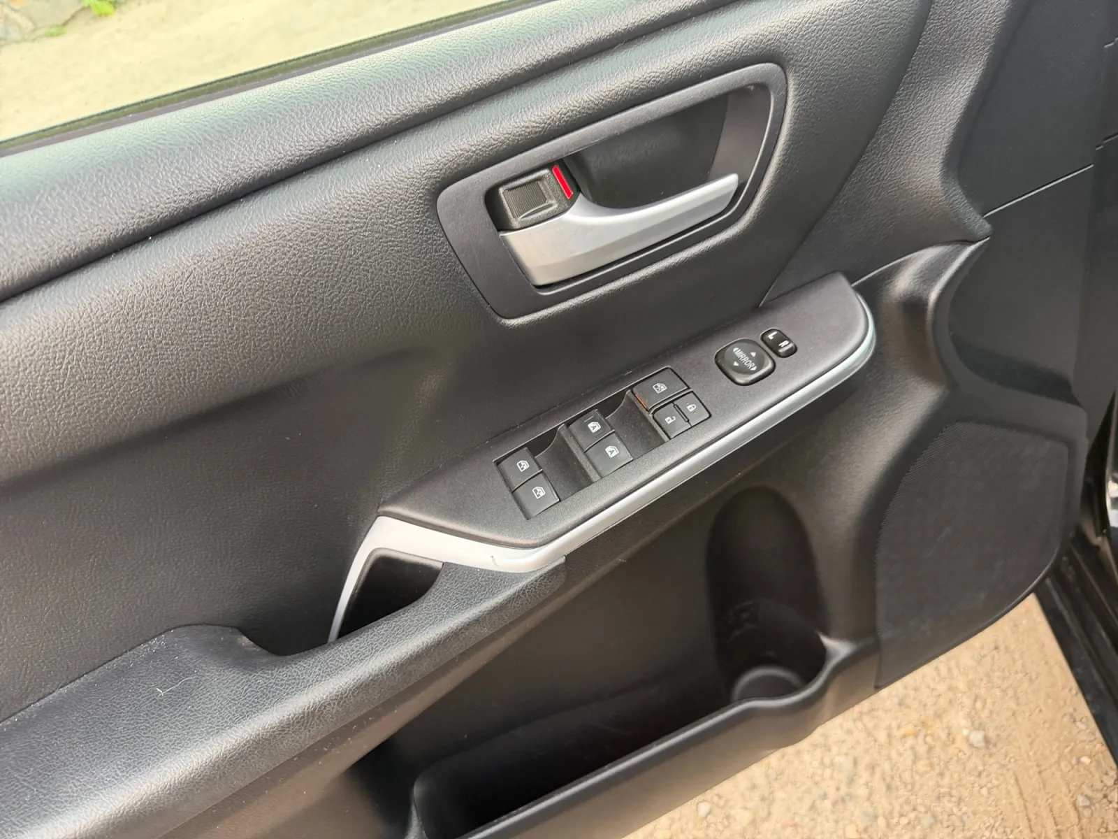 Toyota Camry photo 11