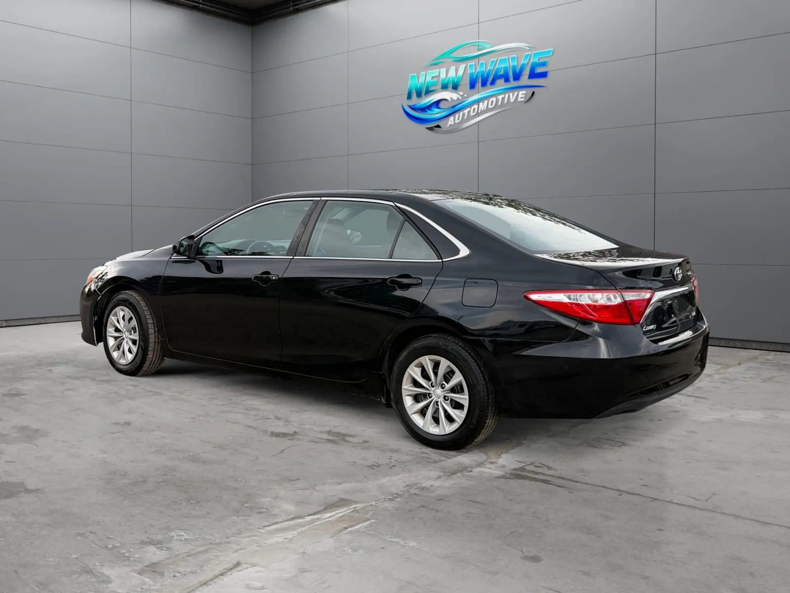Toyota Camry photo 3