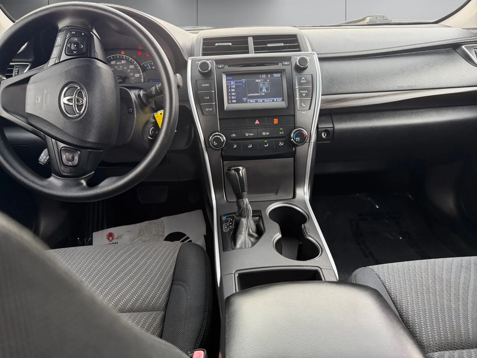 Toyota Camry photo 12