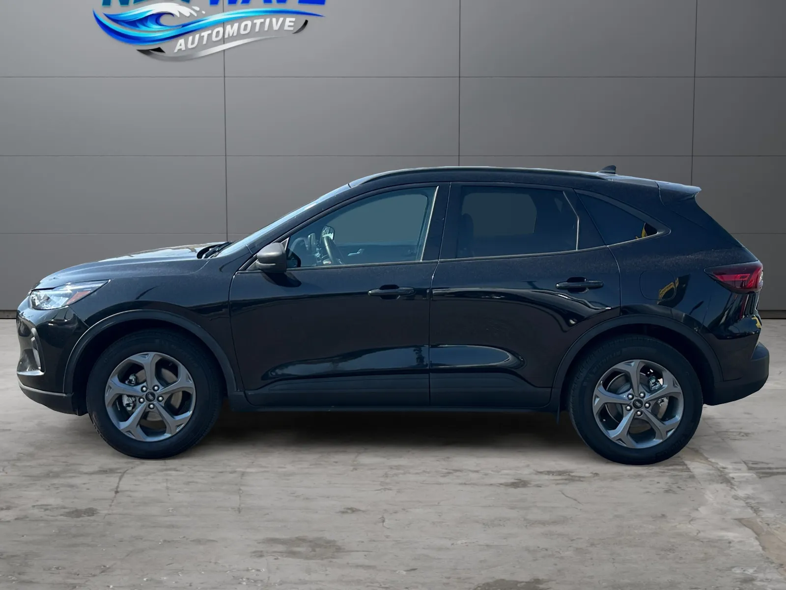 Ford Escape photo 2