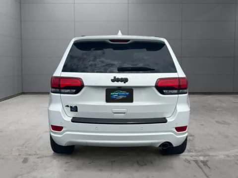More photos of 2018 Jeep Grand Cherokee Altitude 4x4 at New Wave Automotive, CO