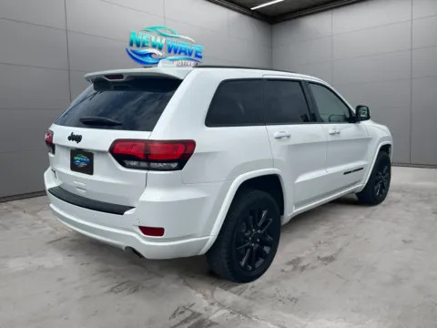 More photos of 2018 Jeep Grand Cherokee Altitude 4x4 at New Wave Automotive, CO
