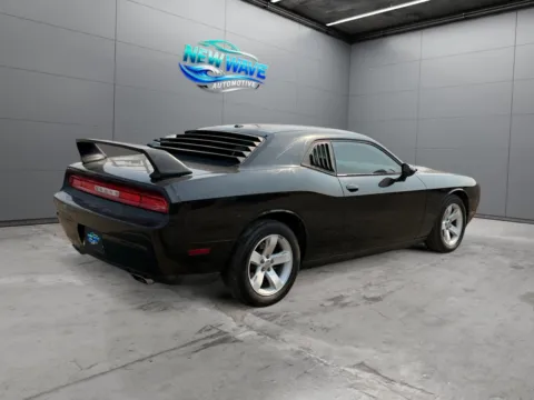 More photos of 2014 Dodge Challenger SXT at New Wave Automotive, CO
