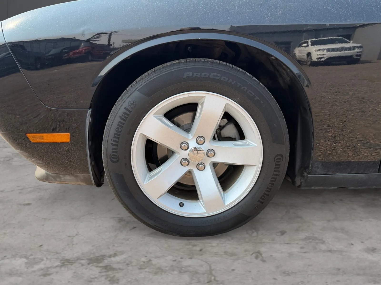 Dodge Challenger photo 9
