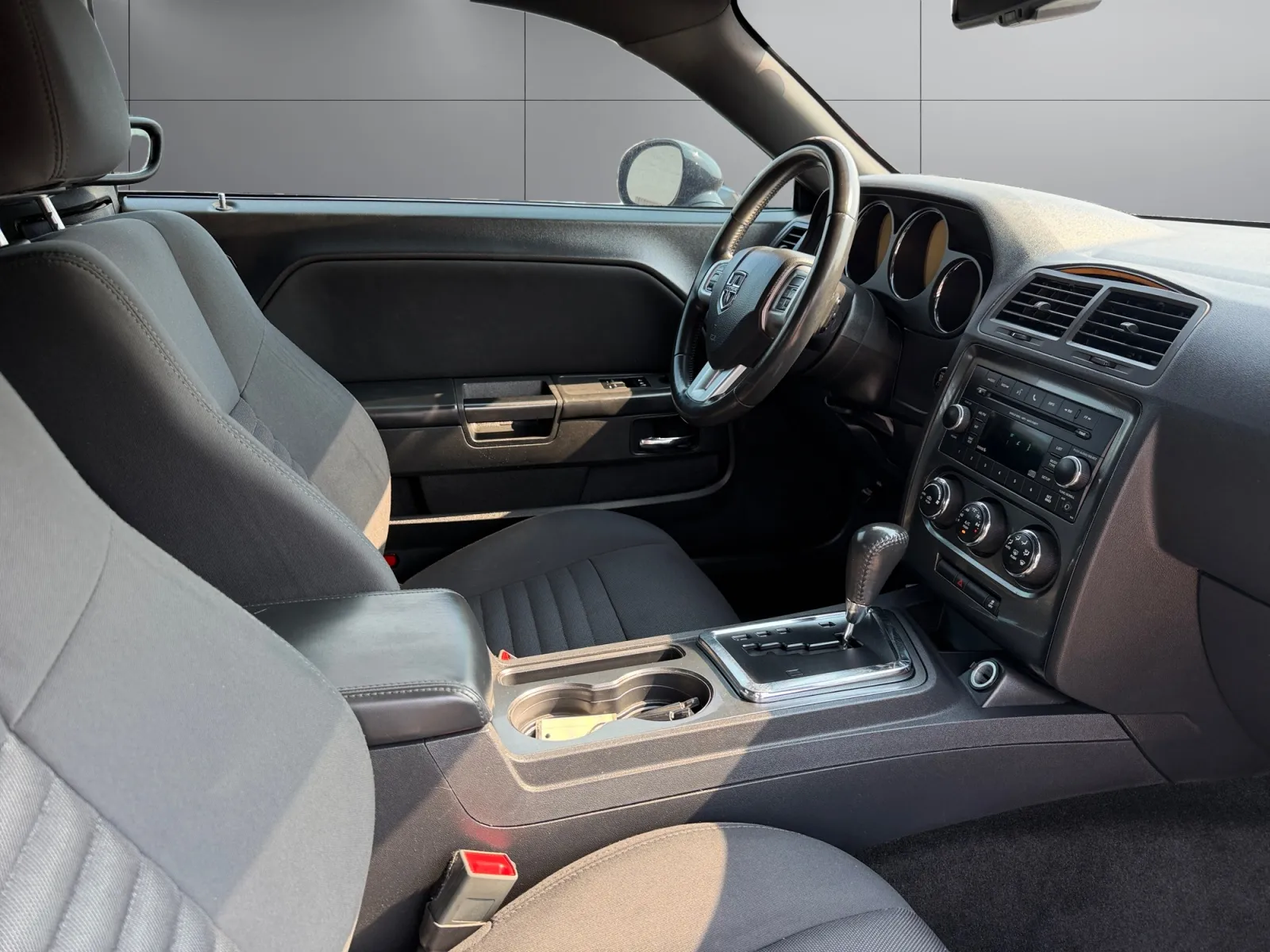 Dodge Challenger photo 17