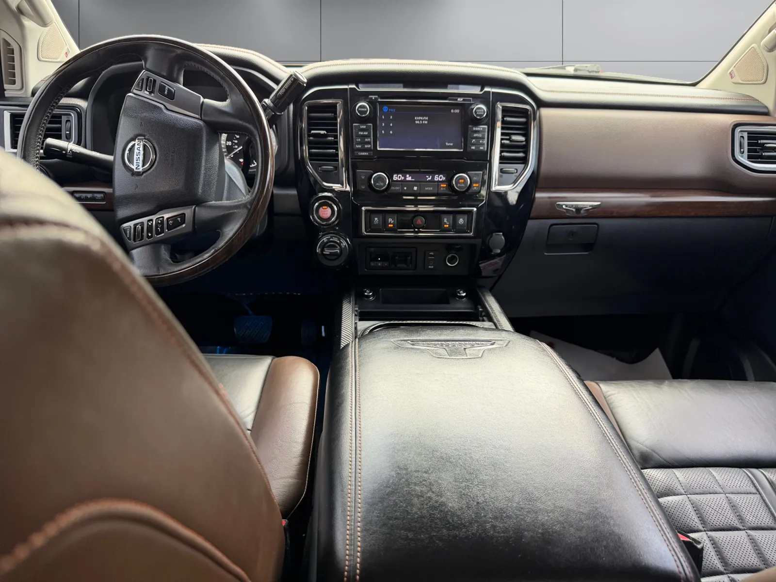Nissan Titan photo 12