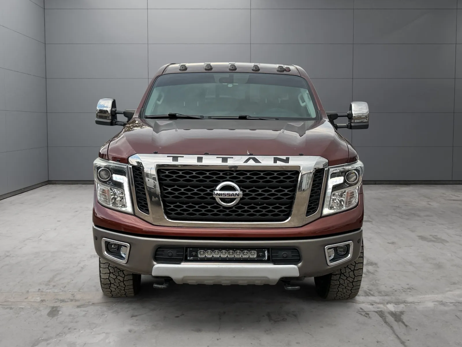 Nissan Titan photo 8