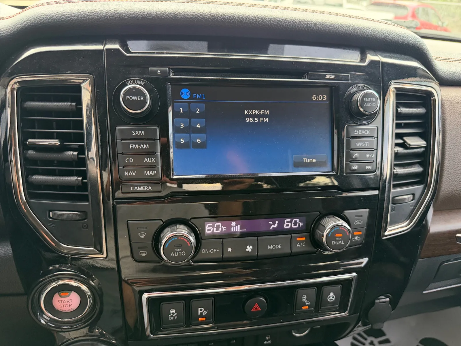 Nissan Titan photo 21