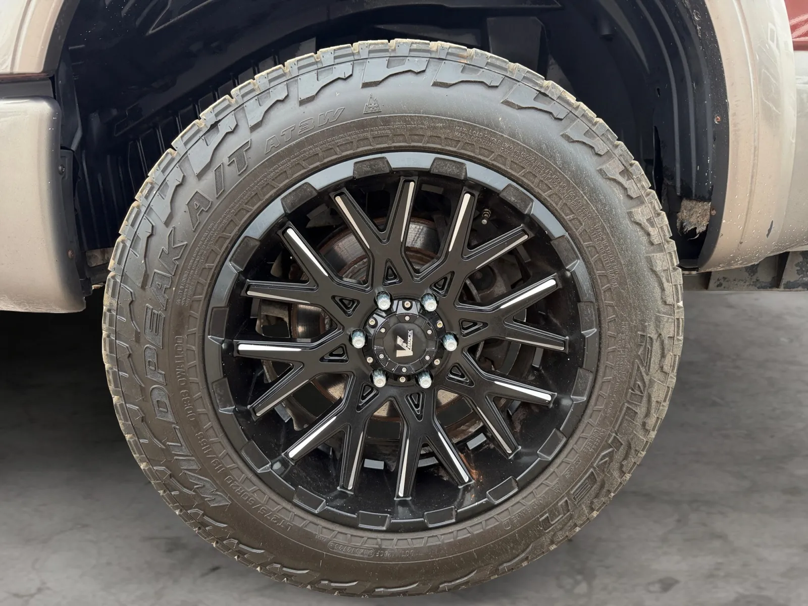 Nissan Titan photo 9