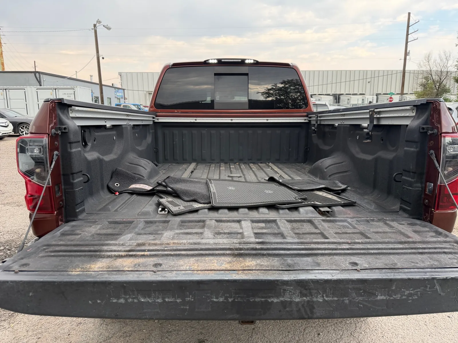 Nissan Titan photo 19