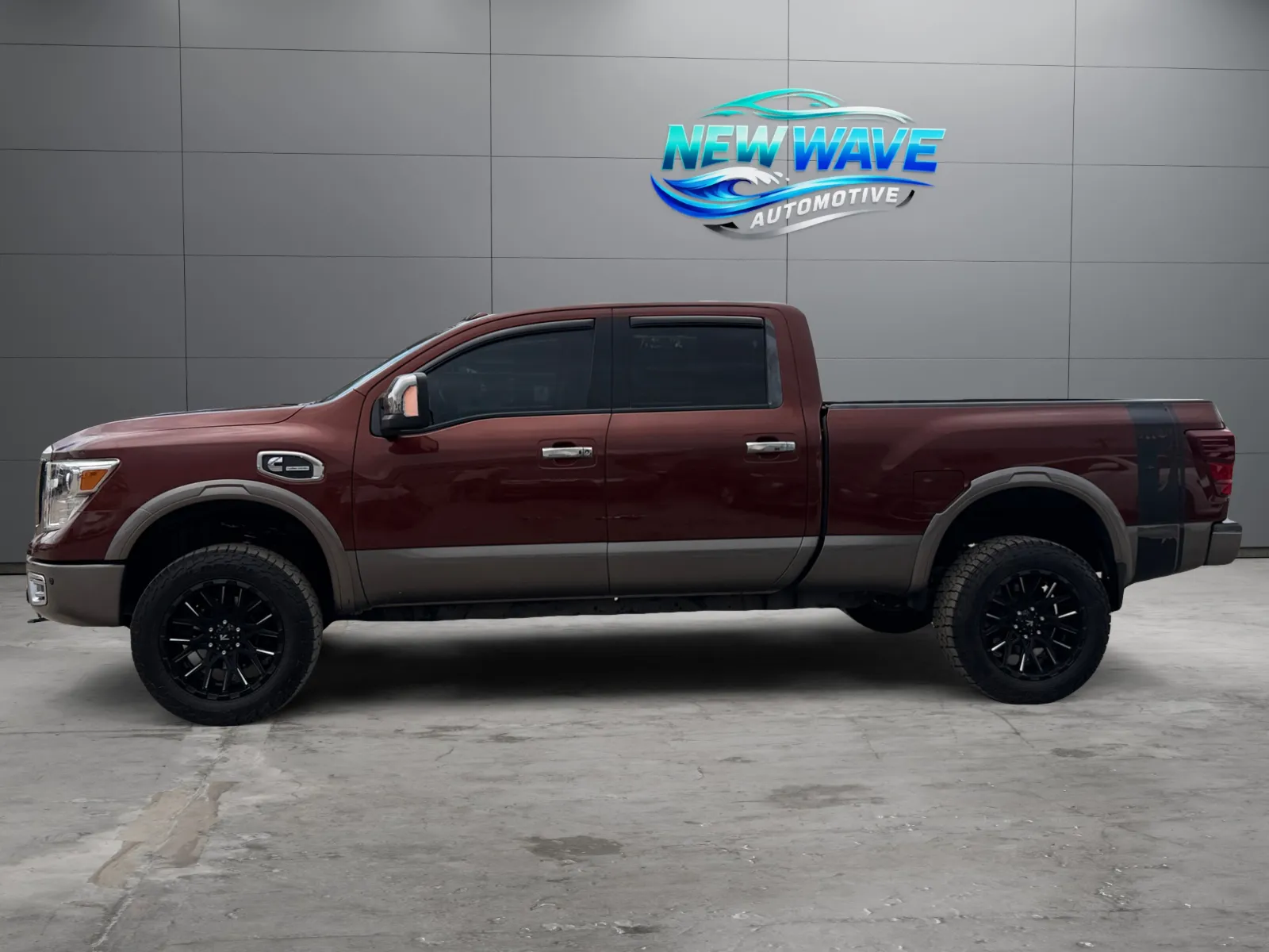 Nissan Titan photo 2
